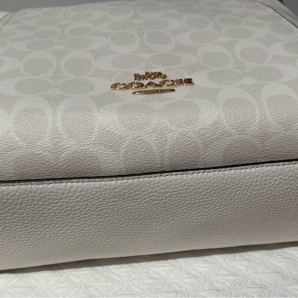 Coach New York Logo Packaging - Picture 6 of 7